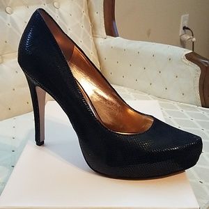 Black sandalwood snake leather pump